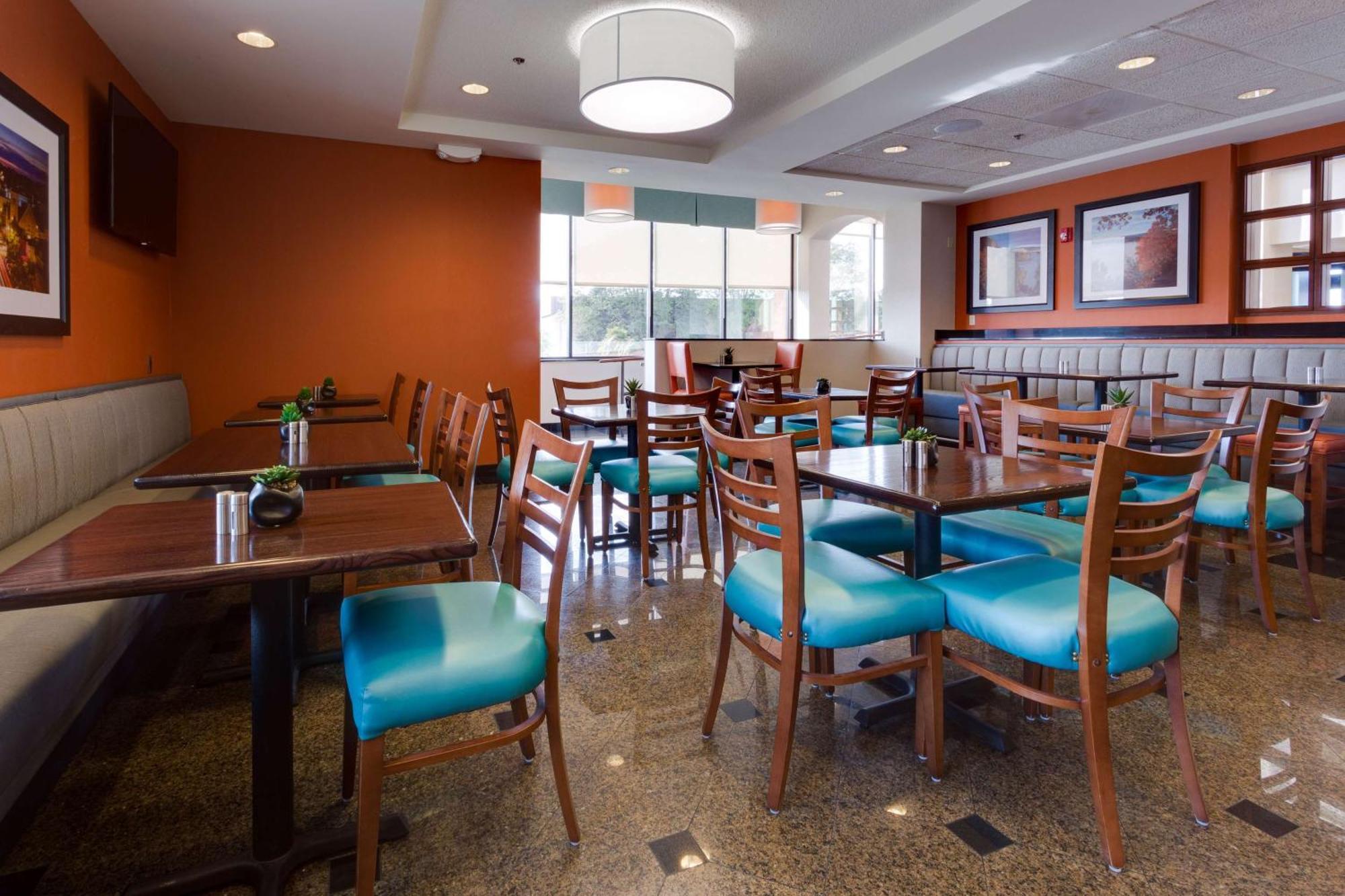 Drury Inn & Suites Columbia Stadium Boulevard Ngoại thất bức ảnh