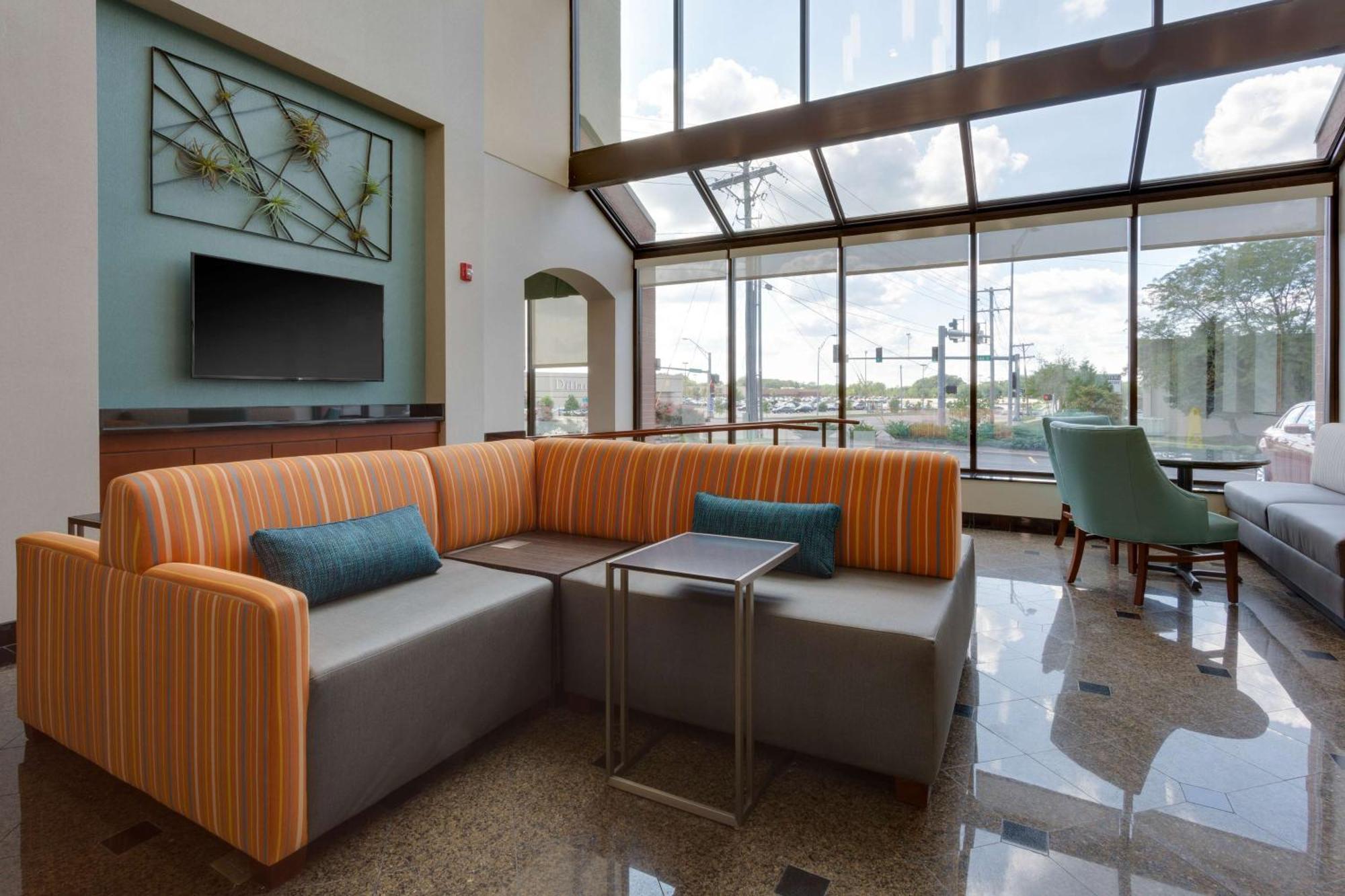 Drury Inn & Suites Columbia Stadium Boulevard Ngoại thất bức ảnh