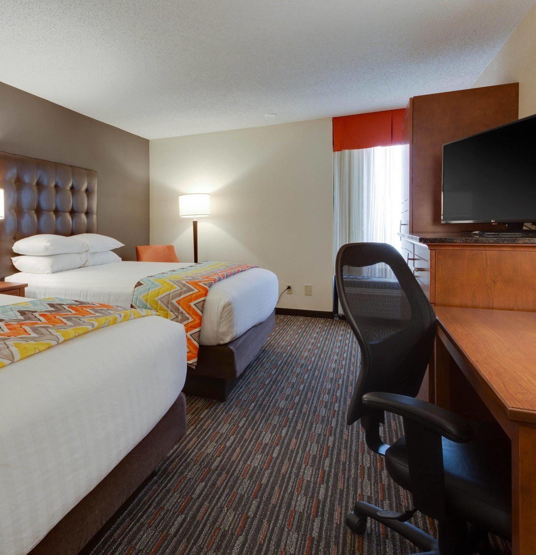 Drury Inn & Suites Columbia Stadium Boulevard Ngoại thất bức ảnh
